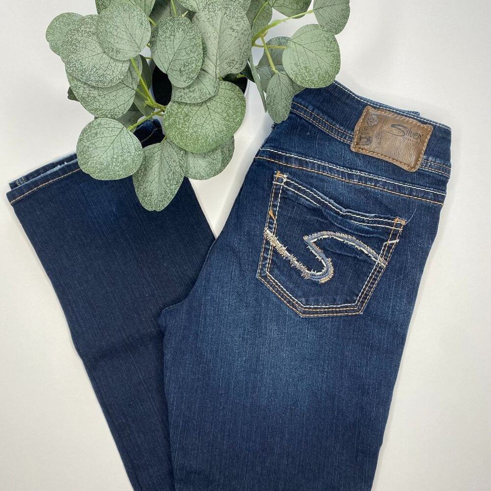 Silver Jeans | Suki Mid-Rise Baby Boot Cut Jean